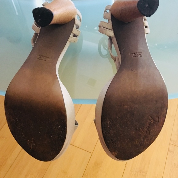 + FREE PAIR |BCBGMaxAzria Suede T-Strap Open toe sandal - Picture 4 of 5